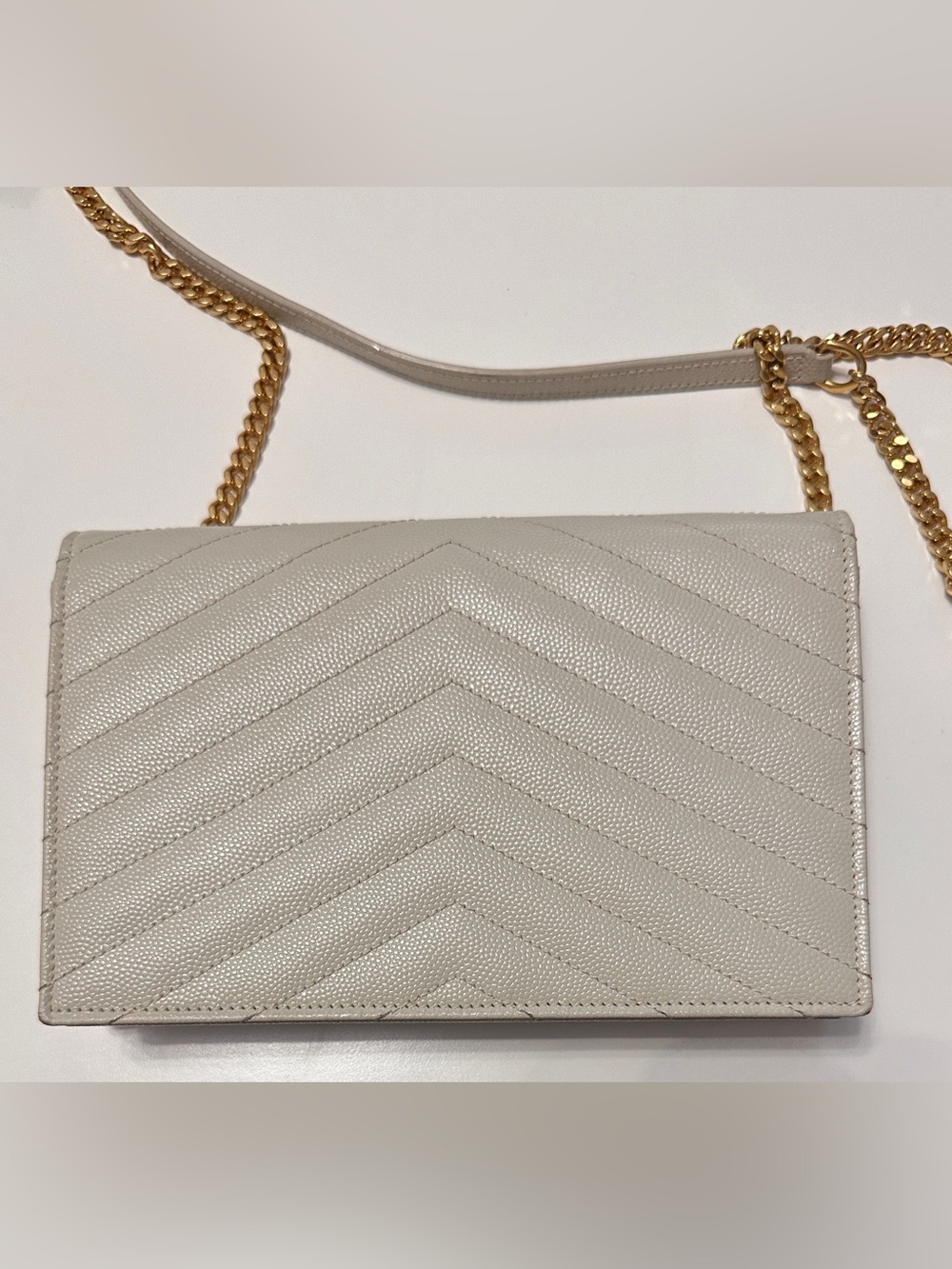 Yves Saint Laurent Cassandre off white Quilted Leather Chain Crossbody - Picture 7 of 8